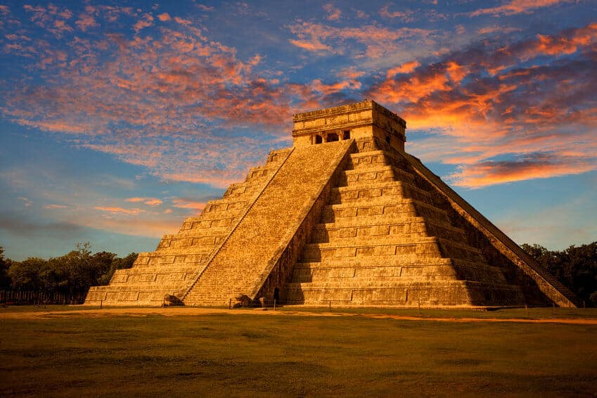 The demise of the Maya civilization: Water shortage can destroy cultures: Interplay between society and hydrological effects
