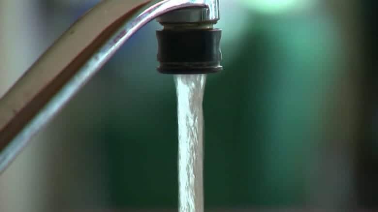Lead found in hundreds of Chicago homes' tap water, report says