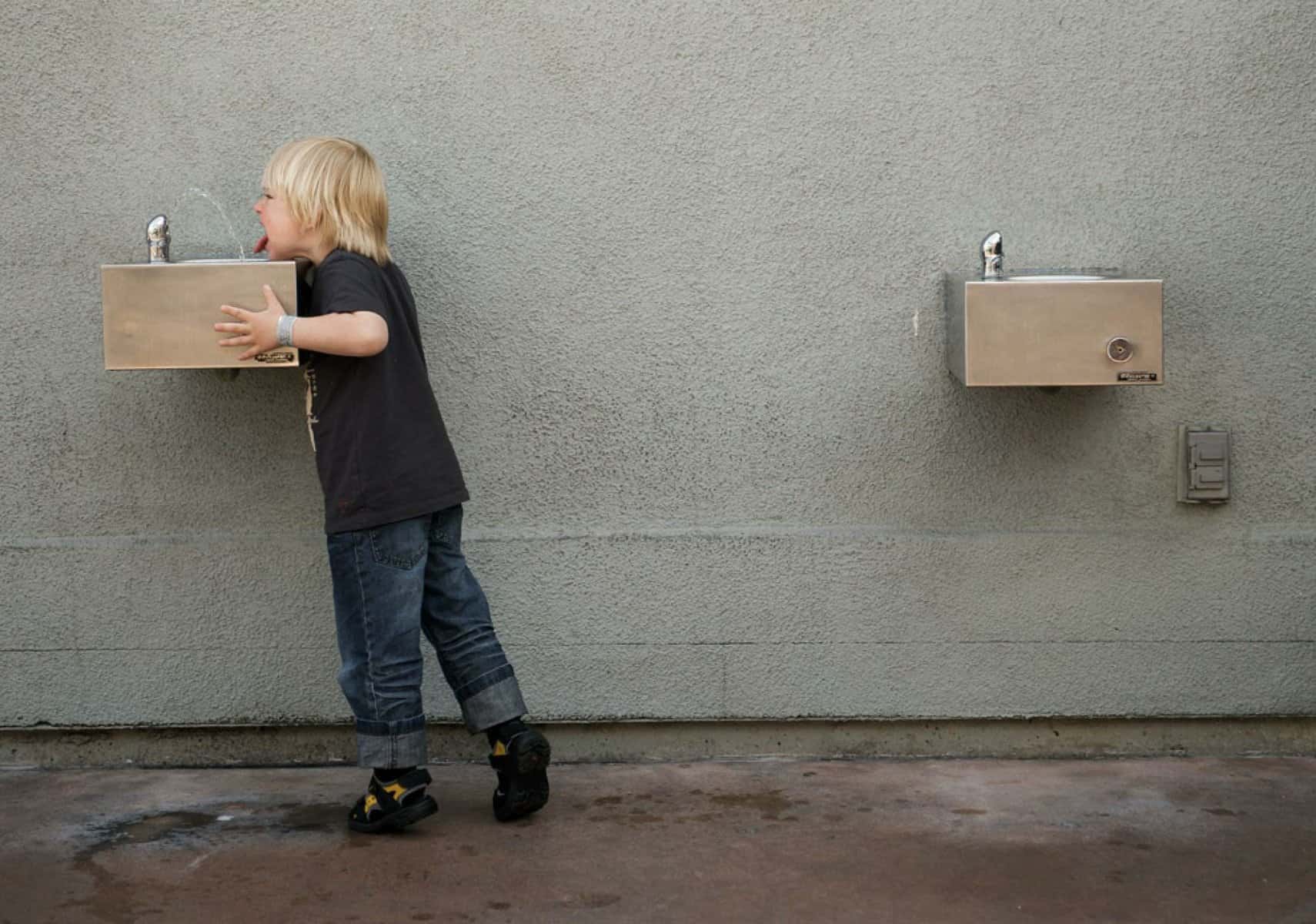 What's Best for Kids: Bottled Water or Fountains?