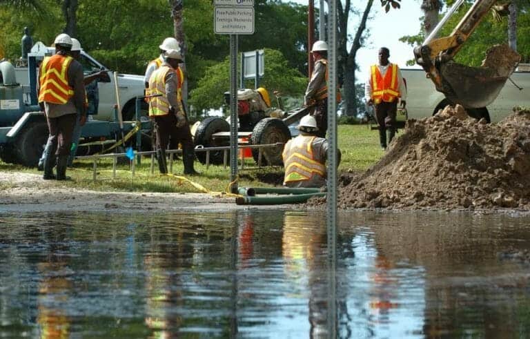 Florida lawmakers begin cracking down on polluters