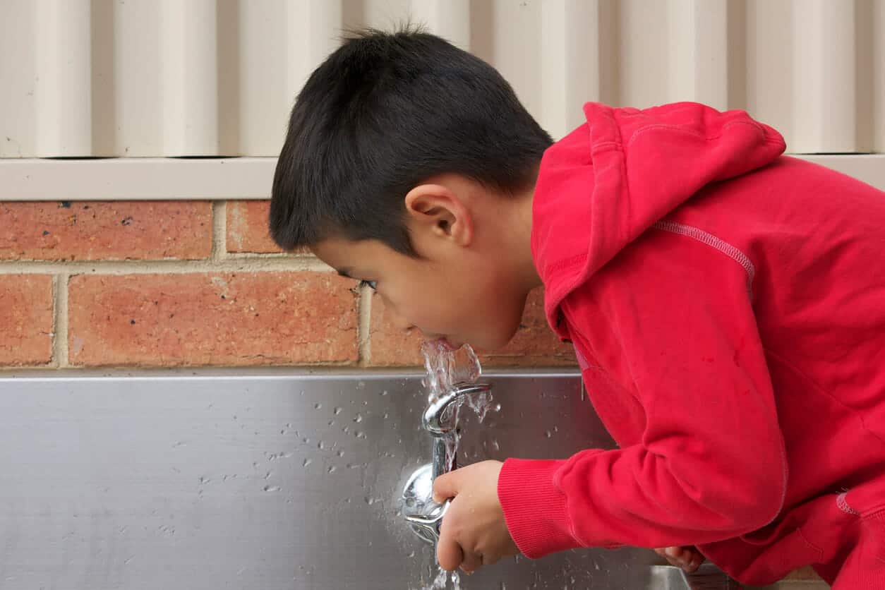 photo: lead in public schools drinking fountains