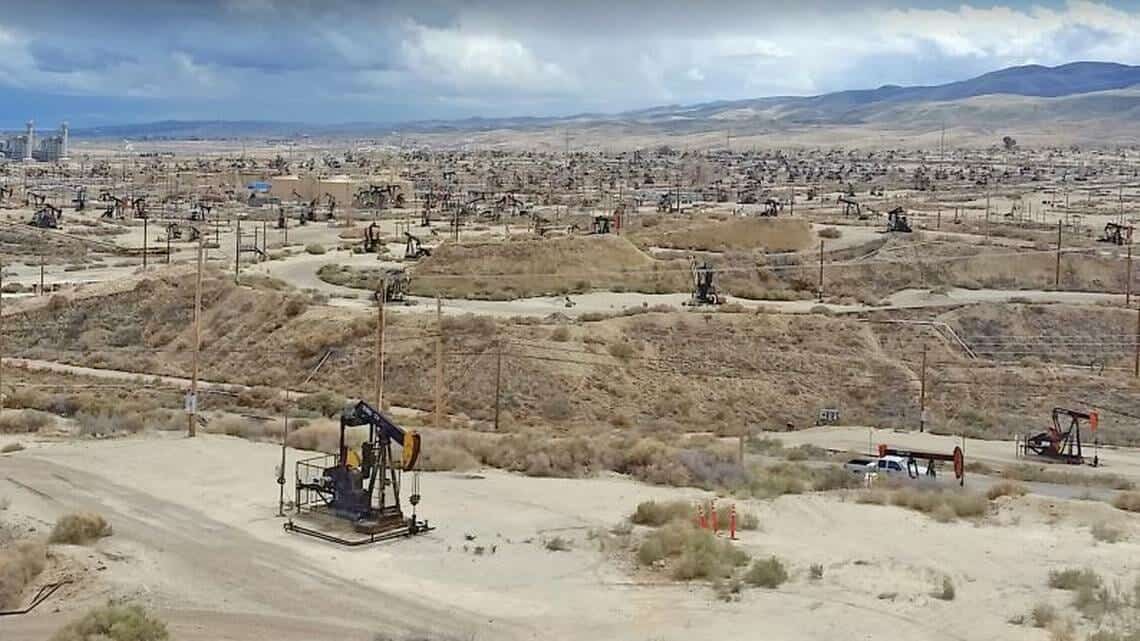 photo: oil and gas exploitation on public lands in California.
