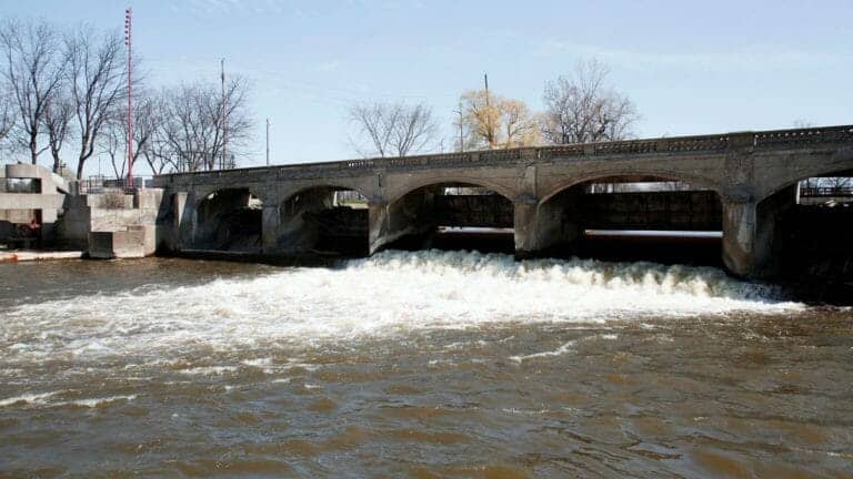 Flint Water Crisis Worsens, City Spills 2 Million Gallons of Sewage Into Flint River